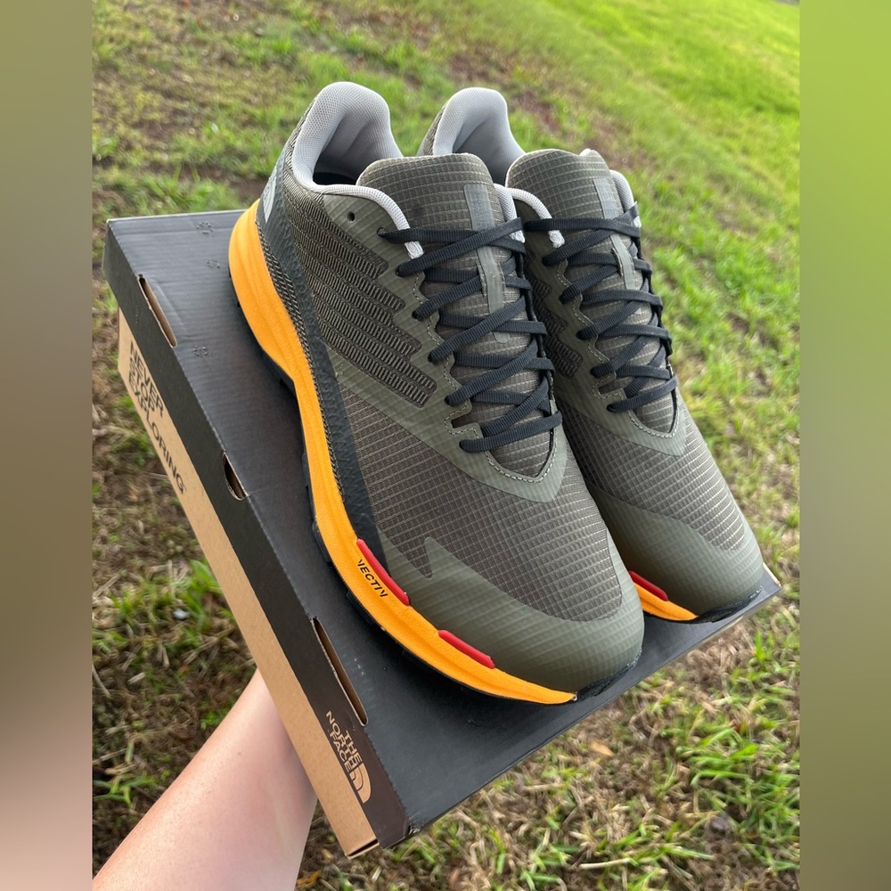 NWT The North Fave Mens Vectiv Leviton Athletic Shoe Size 12